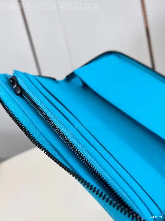 VUITTON cm ZIPPY WALLET-10*20*2 LOUIS 0610